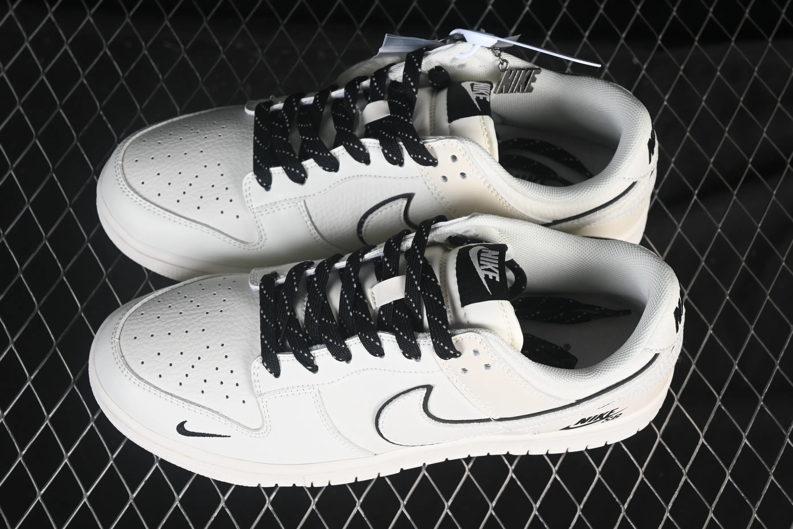All categories Nk SB Dunk Series Nk SB Dunk Low High-end customized low-top sneakers Nike SB Dunk Low Off-white Anniversary high-end customized low-top casual sneakers CS1688-115